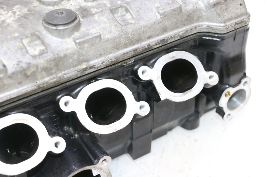 photo de CULATA SUZUKI GSR 600 (2005 - 2012) - Primer plano de alta resolución
