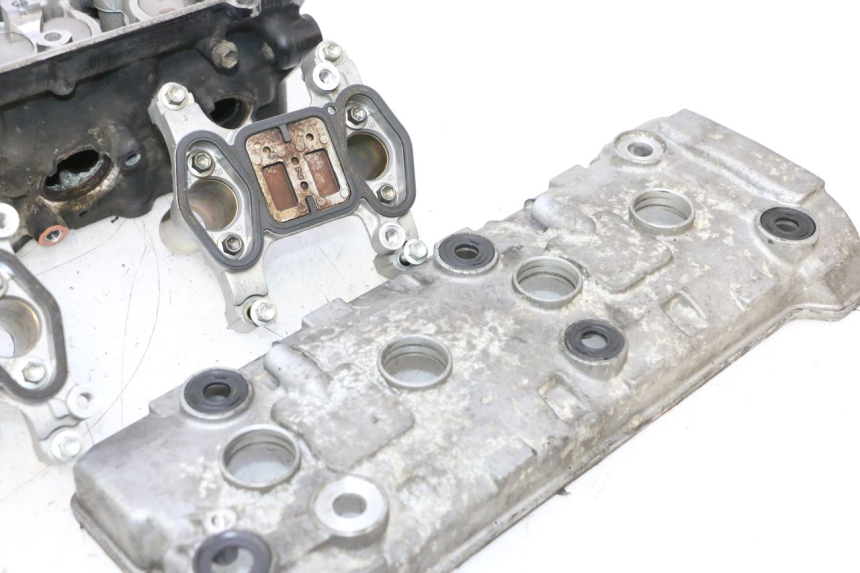 photo de CULATA SUZUKI GSR 600 (2005 - 2012) - Marcados y referencias originales