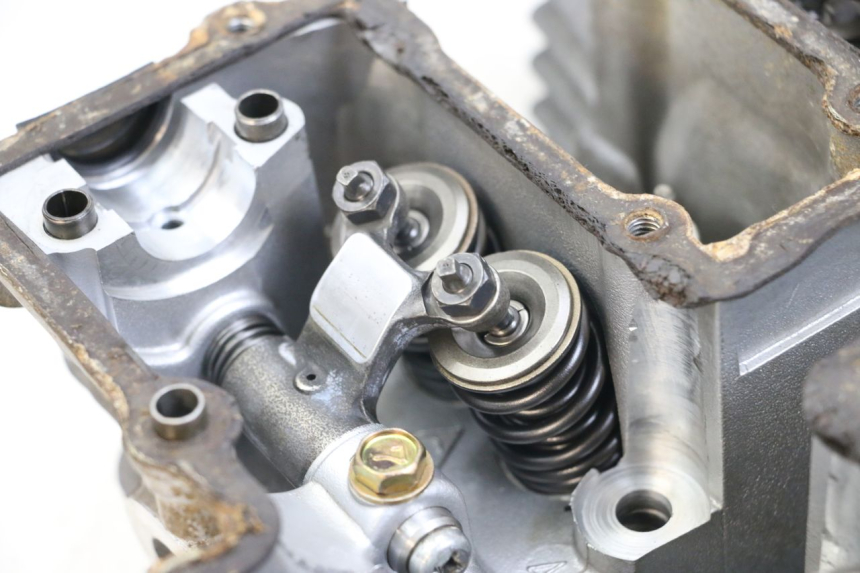 photo de CULATA SUZUKI GSX E 250 (1982 - 1983) - Zoom estado de uso