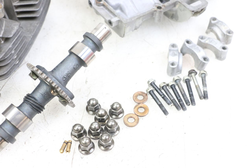 photo de CULATA SUZUKI GSX E 250 (1982 - 1983) - Otra perspectiva