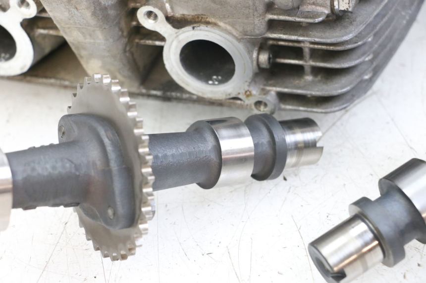 photo de CULATA SUZUKI GSX E 250 (1982 - 1983) - Estado de la superficie y material