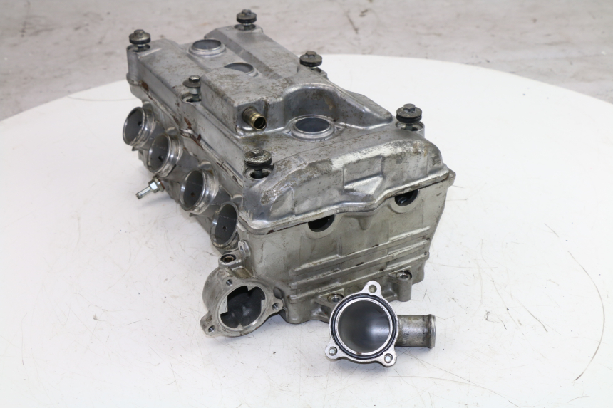 photo de CULATA HONDA CBR F 600 (1991 - 1994) - Primer plano de alta resolución