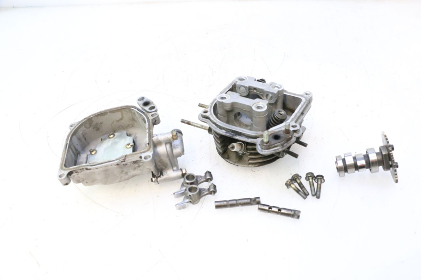 photo de CULATA PEUGEOT KISBEE 4T 50 (2010 - 2017) - Inspección visual detallada