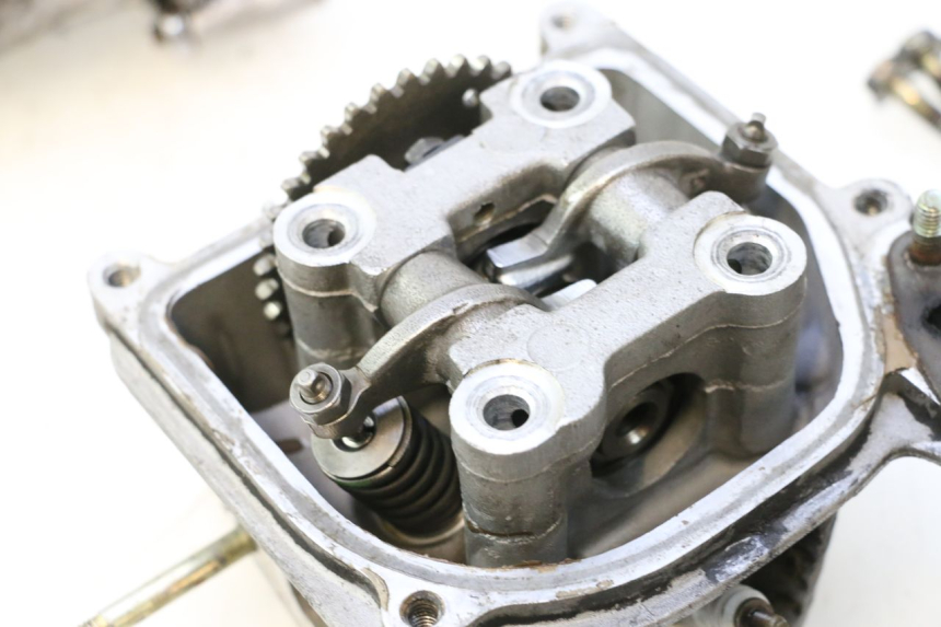 photo de CULATA PEUGEOT KISBEE 4T 50 (2010 - 2017) - Estado de la superficie y material