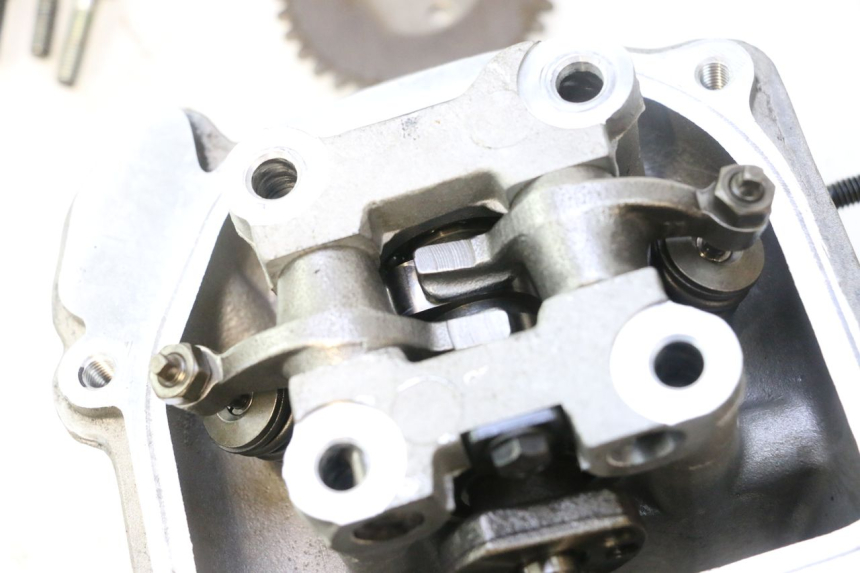 photo de CULATA PEUGEOT KISBEE 4T 50 (2018 - 2022) - Primer plano técnico
