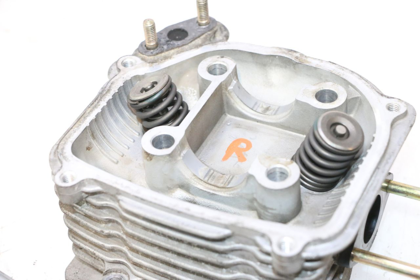 photo de CULATA KYMCO LIKE 125 (2009 - 2016) - Enfoque en la estructura