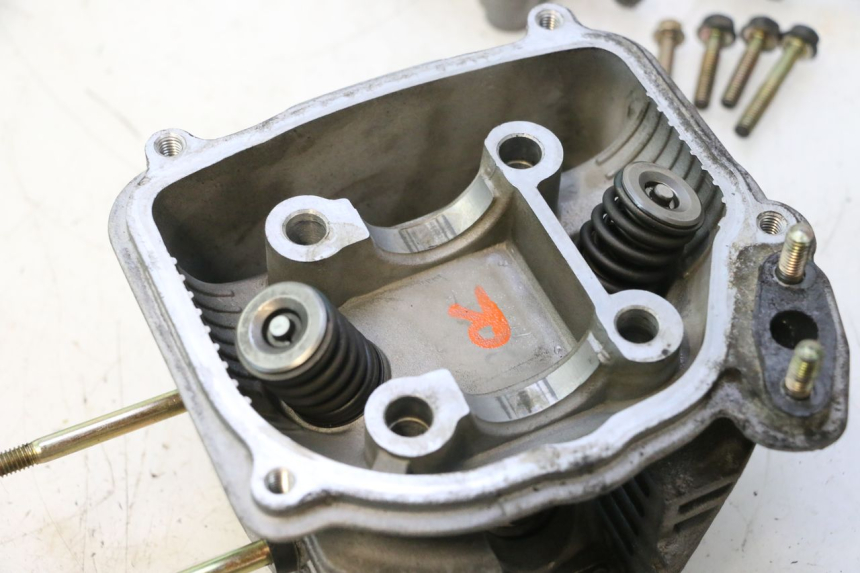 photo de CULATA KYMCO LIKE 125 (2009 - 2016) - Estado de la superficie y material