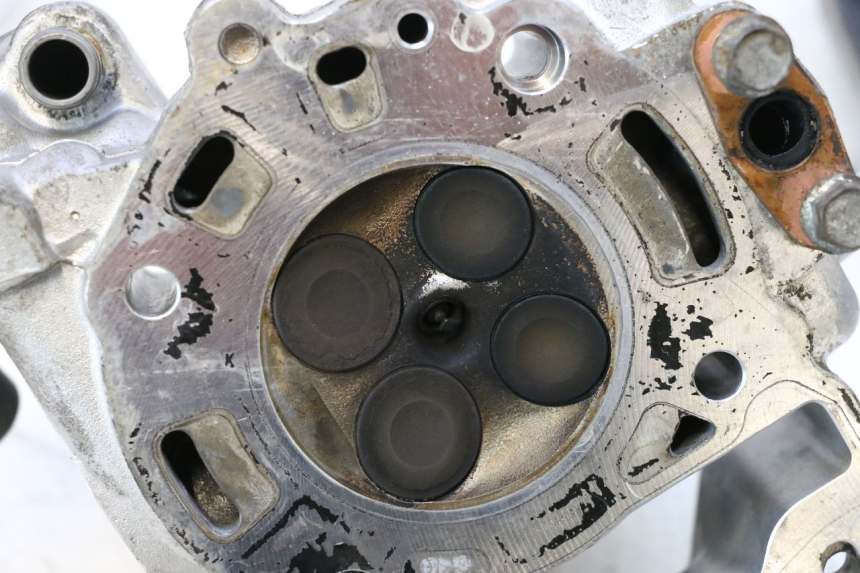 photo de CULATA PIAGGIO MP3 125 (2006 - 2014) - Otra perspectiva