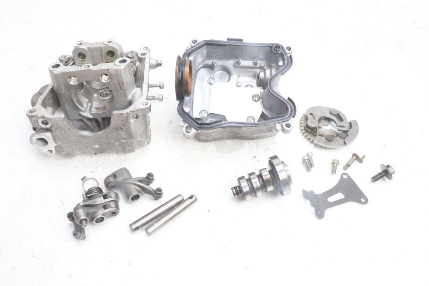 photo de CULATA YAMAHA N-MAX NMAX 125 (2021 - 2024) - Zoom sobre los componentes