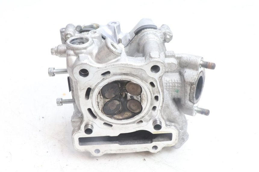 photo de CULATA YAMAHA N-MAX NMAX 125 (2021 - 2024) - Primer plano técnico