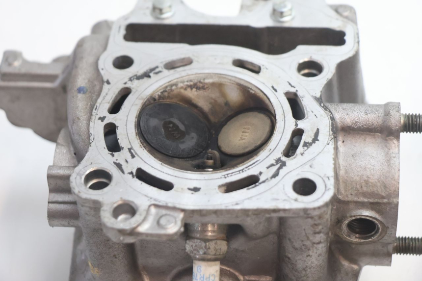 photo de CULATA HONDA PCX (JF28) 125 (2009 - 2011) - Detalles de los puntos de fijación
