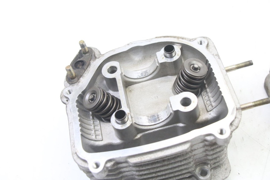 photo de CULATA PEUGEOT VIVACITY 125 (2010 - 2017) - Detalles de los puntos de fijación