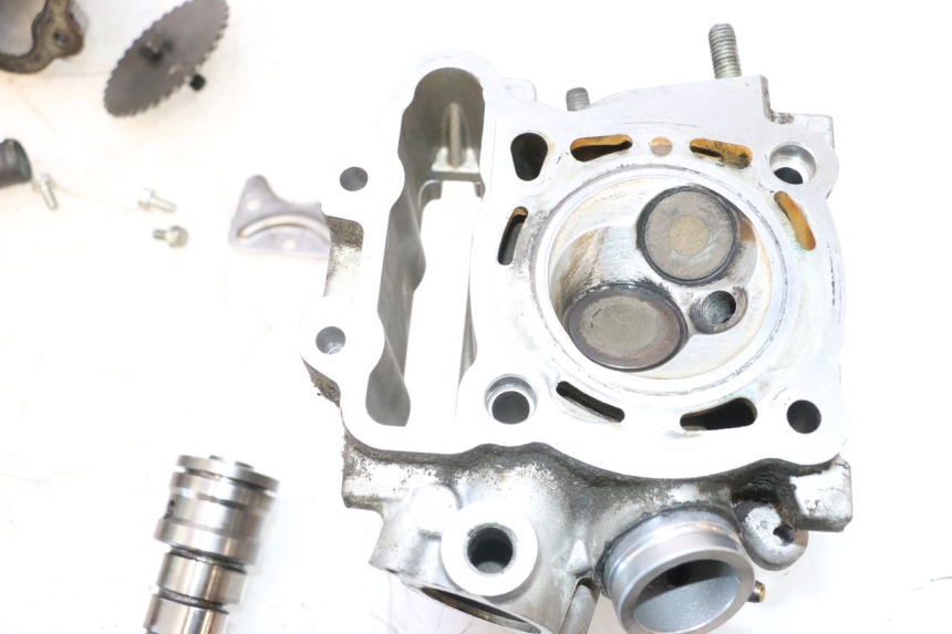 photo de CULATA PEUGEOT SATELIS COMPRESSOR K15 125 (2006 - 2009) - Características distintivas