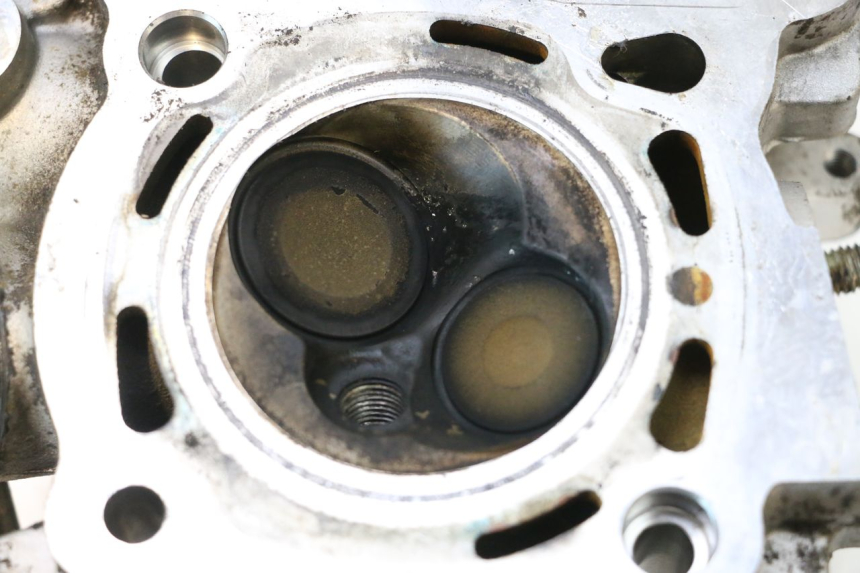photo de CULATA PEUGEOT SATELIS COMPRESSOR K15 125 (2006 - 2009) - Inspección visual detallada