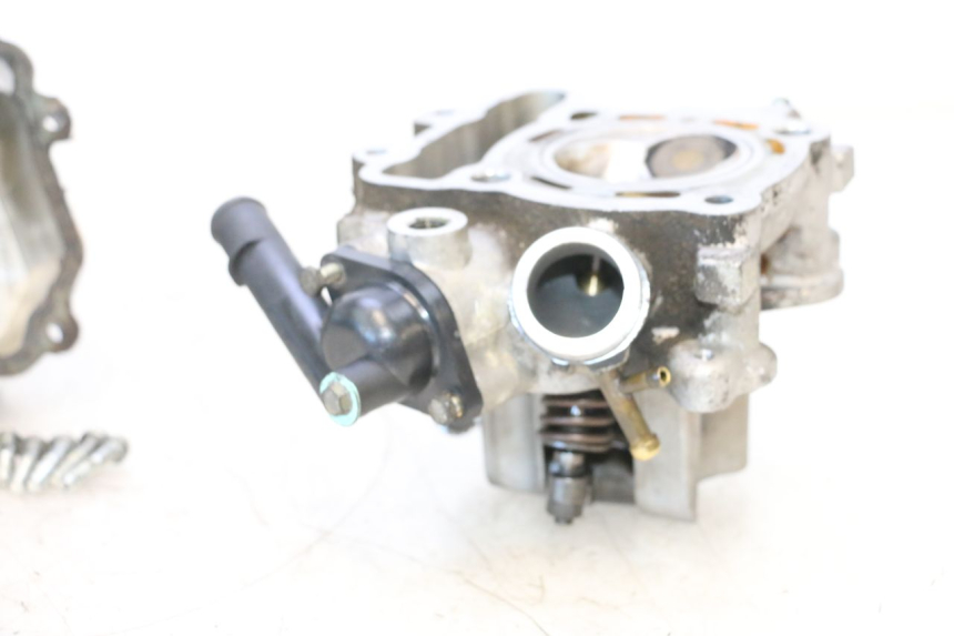 photo de CULATA PEUGEOT SATELIS COMPRESSOR K15 125 (2006 - 2009) - Estado de la superficie y material