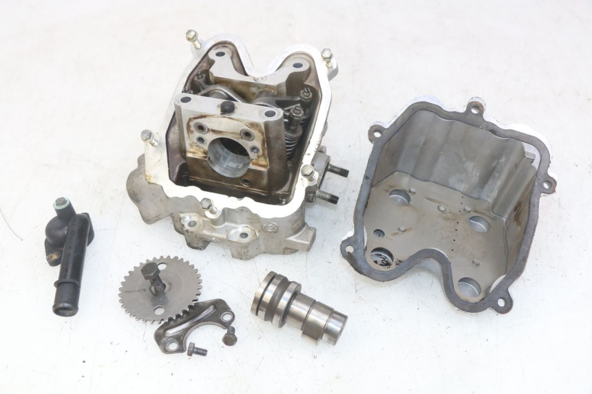 photo de CULATA PEUGEOT SATELIS 125 (2010 - 2012) - Zoom sobre los componentes