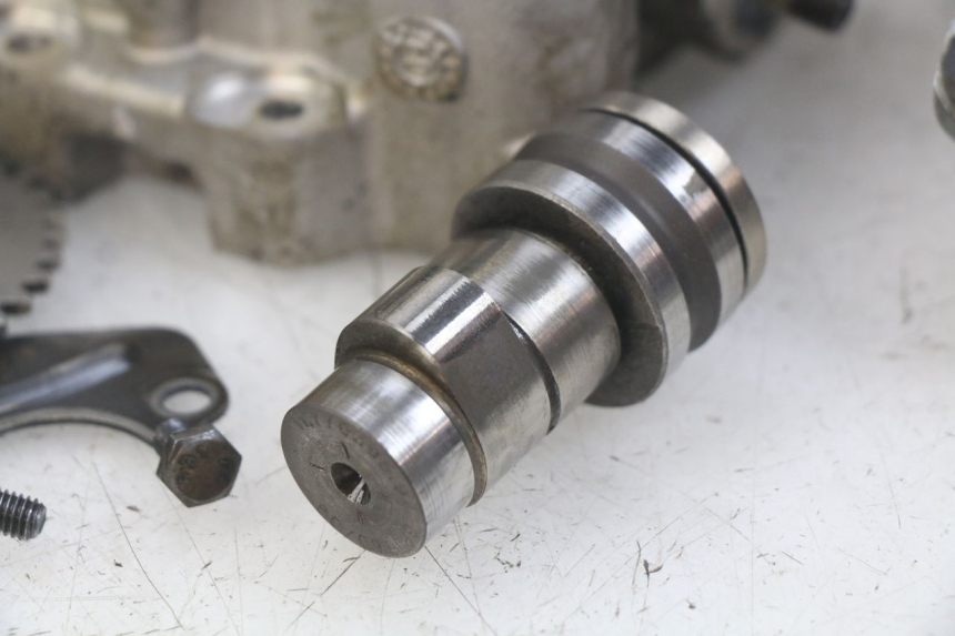 photo de CULATA PEUGEOT SATELIS 125 (2010 - 2012) - Primer plano de alta resolución