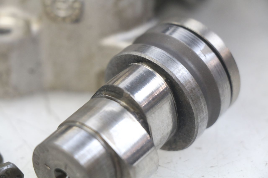 photo de CULATA PEUGEOT SATELIS 125 (2010 - 2012) - Enfoque en la estructura