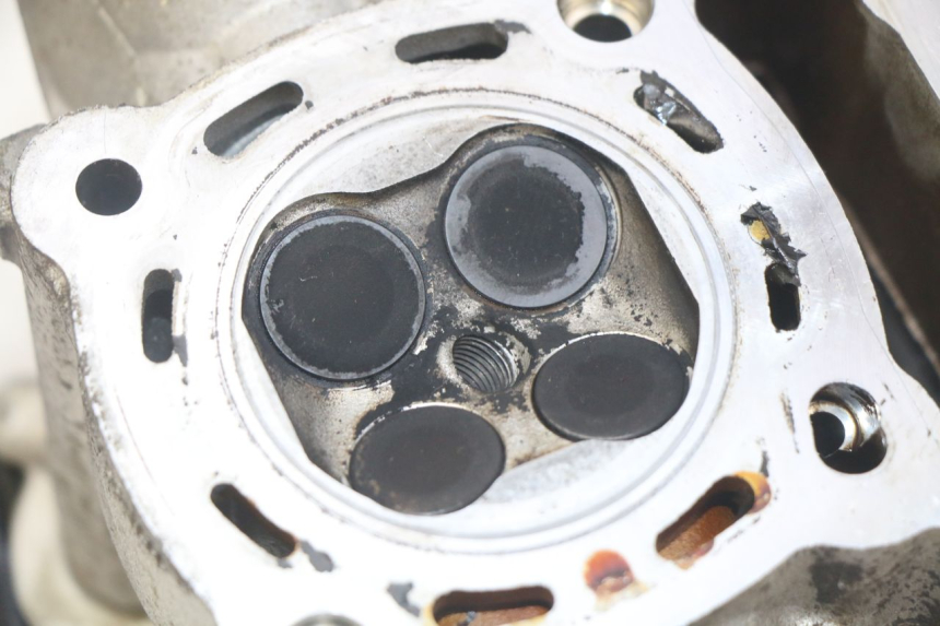 photo de CULATA PEUGEOT SATELIS 125 (2010 - 2012) - Otra perspectiva