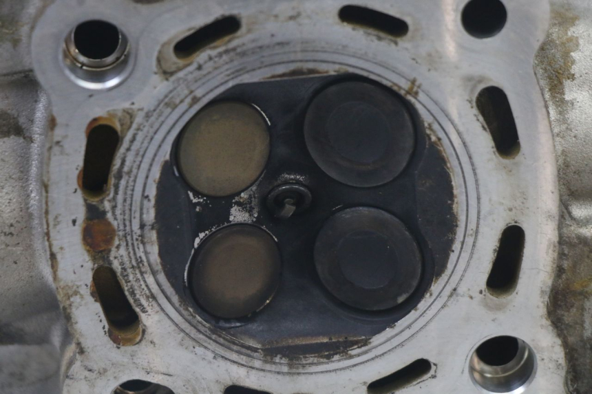 photo de CULATA PEUGEOT SATELIS 125 (2013 - 2018) - Primer plano de alta resolución