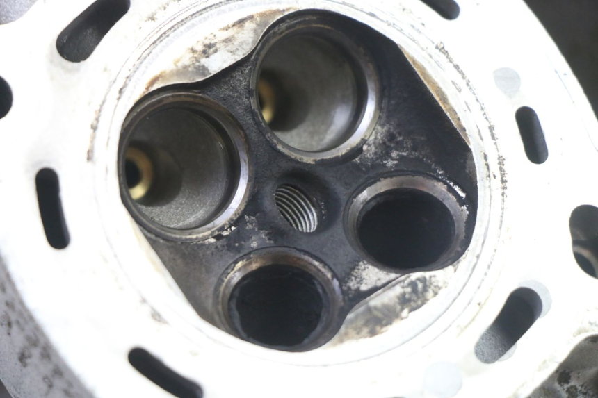 photo de CULATA PEUGEOT SATELIS 125 (2013 - 2018) - Primer plano de alta resolución