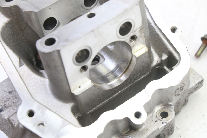 photo de CULATA PEUGEOT SATELIS 125 (2013 - 2018) - Marcados y referencias originales