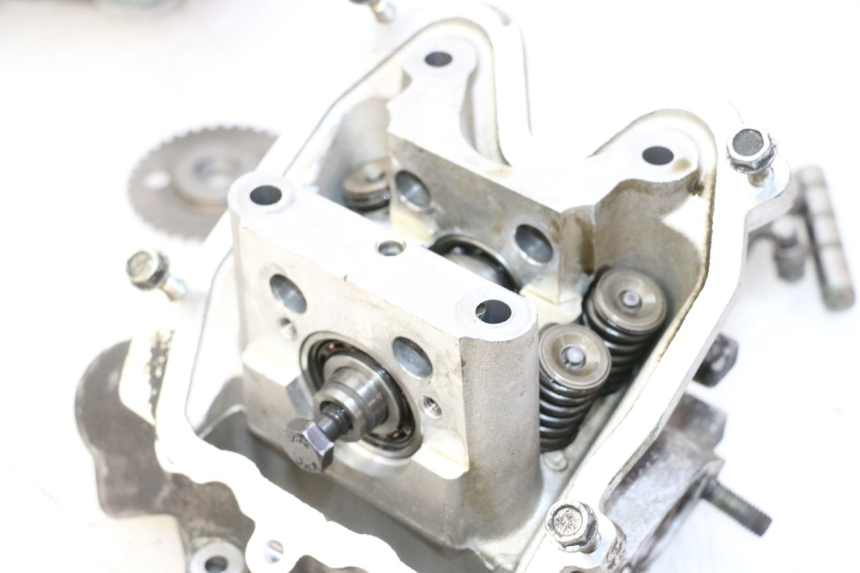 photo de CULATA PEUGEOT SATELIS 125 (2013 - 2018) - Primer plano de alta resolución