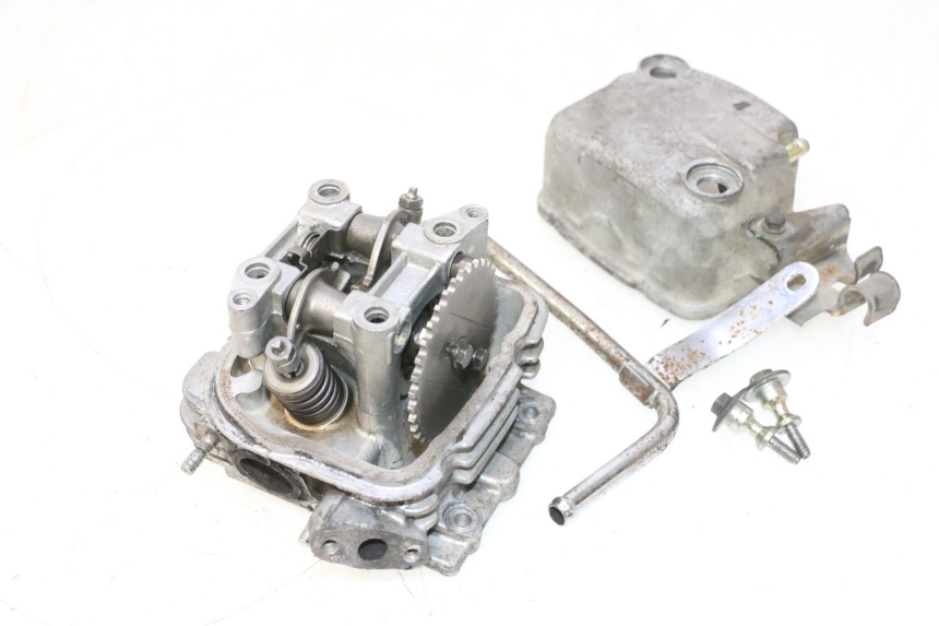 photo de CULATA HONDA SCV LEAD 100 (2003 - 2007) - Características distintivas