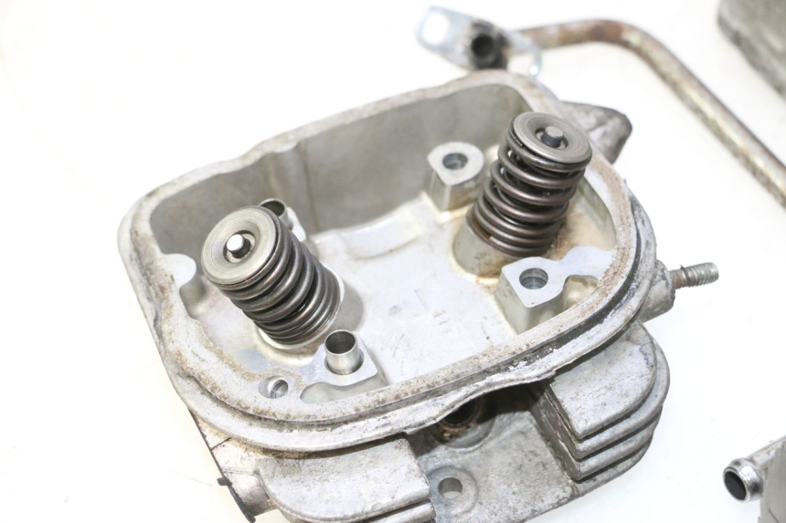 photo de CULATA HONDA SCV LEAD 100 (2003 - 2007) - Primer plano de alta resolución