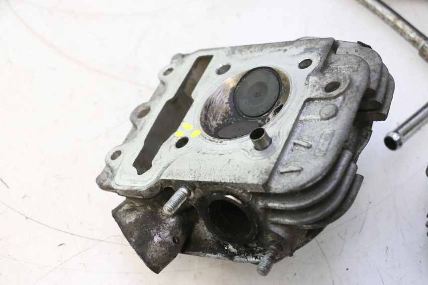 photo de CULATA HONDA SCV LEAD 100 (2003 - 2007) - Ángulo de visión alternativo