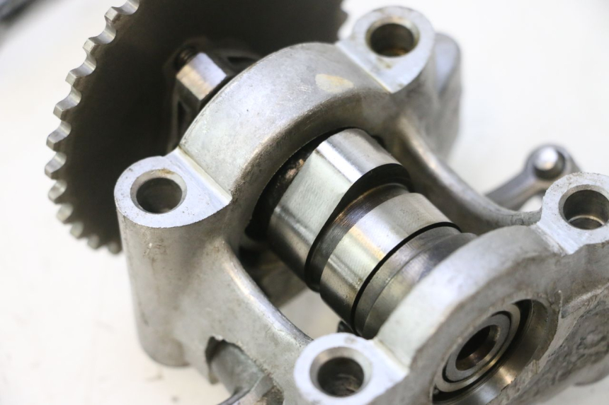 photo de CULATA HONDA SCV LEAD 100 (2003 - 2007) - Primer plano técnico