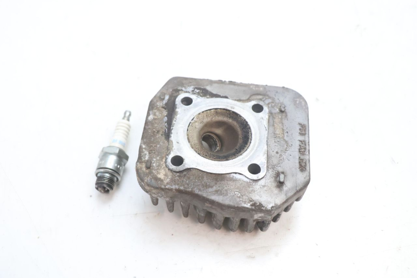 photo de CULATA PEUGEOT SPEEDFIGHT 2 AC 50 (2000 - 2009) - Primer plano técnico