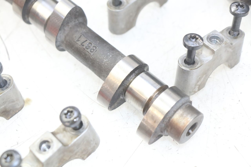 photo de CULATA TRIUMPH SPRINT ST 955 (1999 - 2001) - Zoom estado de uso