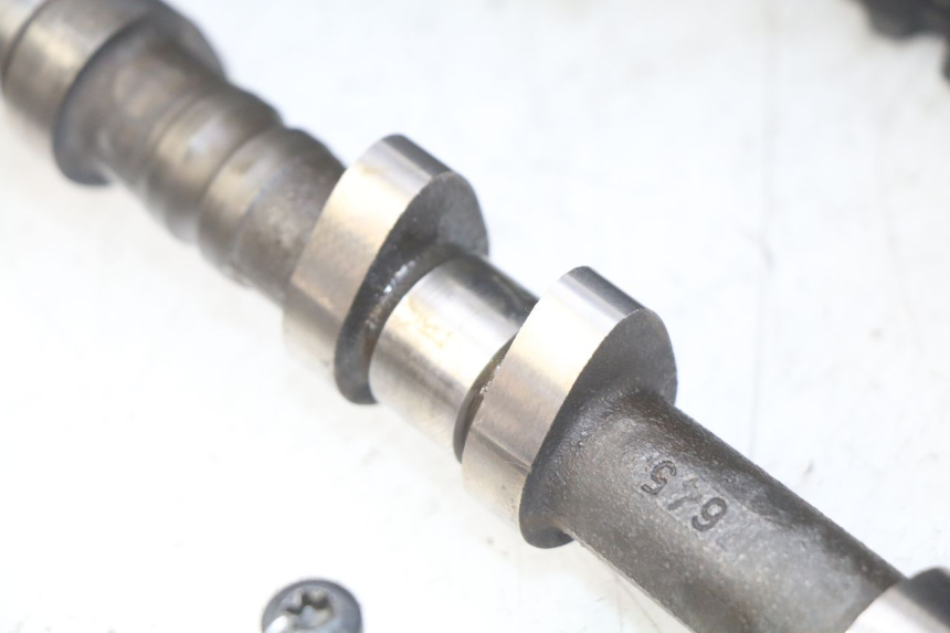 photo de CULATA TRIUMPH SPRINT ST 955 (1999 - 2001) - Detalles de los puntos de fijación