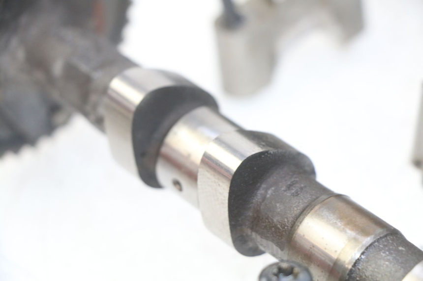 photo de CULATA TRIUMPH SPRINT ST 955 (1999 - 2001) - Características distintivas