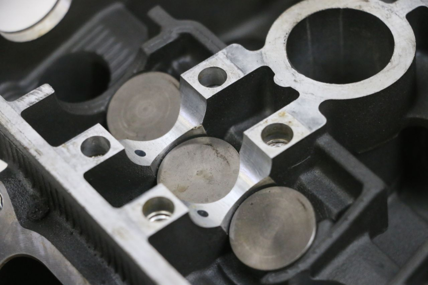 photo de CULATA YAMAHA TDM ABS 900 (2002 - 2014) - Primer plano técnico