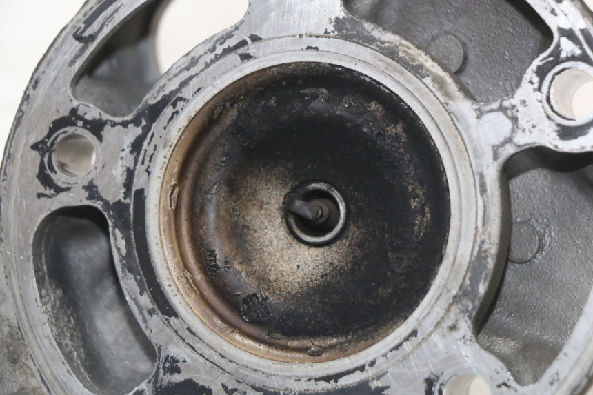 photo de CULATA YAMAHA TDR DELTABOX 125 (1997 - 2003) - Primer plano técnico