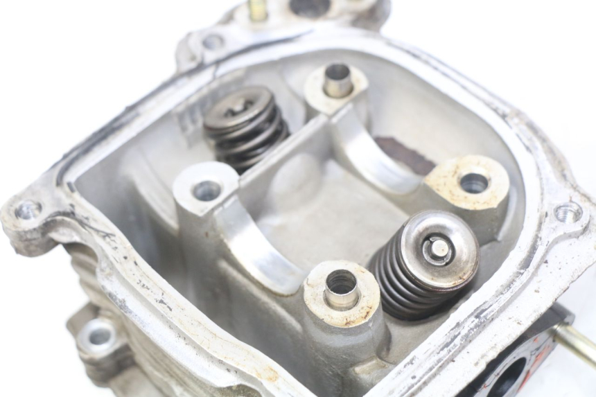 photo de CULATA PEUGEOT V-CLIC VCLIC 50 (2007 - 2013) - Primer plano de alta resolución