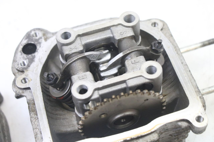 photo de CULATA PEUGEOT V-CLIC VCLIC 50 (2007 - 2013) - Enfoque en la estructura