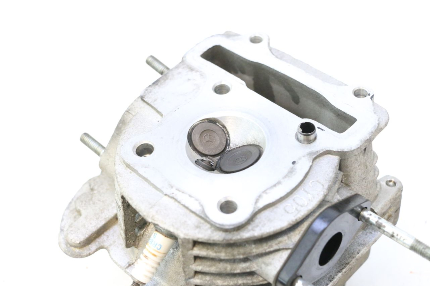 photo de CULATA PEUGEOT V-CLIC VCLIC 50 (2007 - 2013) - Primer plano técnico