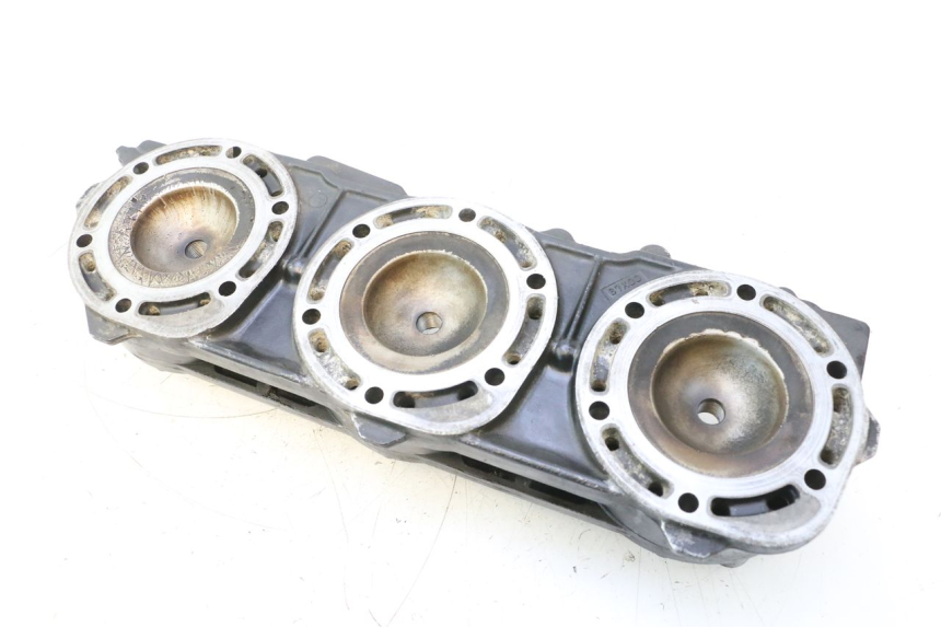 photo de CULATA YAMAHA WAVE RUNNER GP R 1200 (2000 - 2003) - Detalle de la pieza