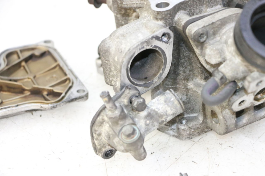 photo de CULATA YAMAHA X-MAX XMAX 125 (2010 - 2013) - Zoom sobre los componentes