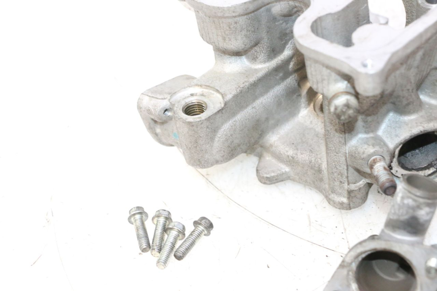 photo de CULATA YAMAHA X-MAX XMAX 125 (2010 - 2013) - Inspección visual detallada