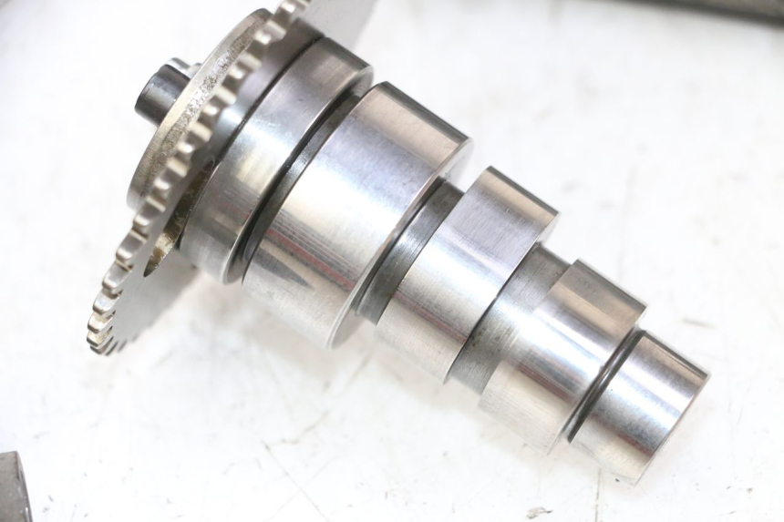 photo de CULATA PIAGGIO XEVO - X EVO 125 (2007 - 2017) - Detalle de la pieza