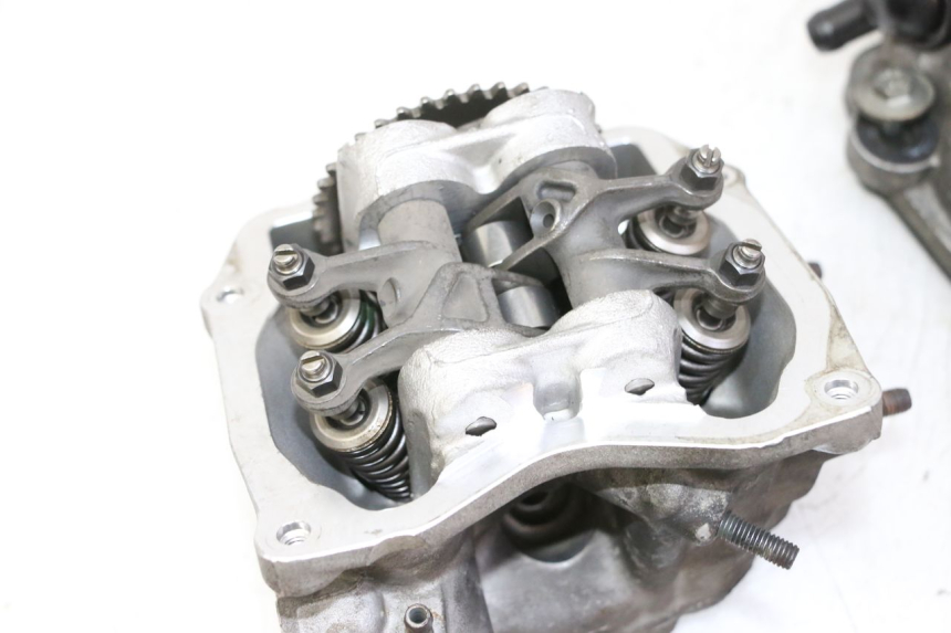 photo de CULATA PIAGGIO XEVO - X EVO 125 (2007 - 2017) - Detalles de los puntos de fijación