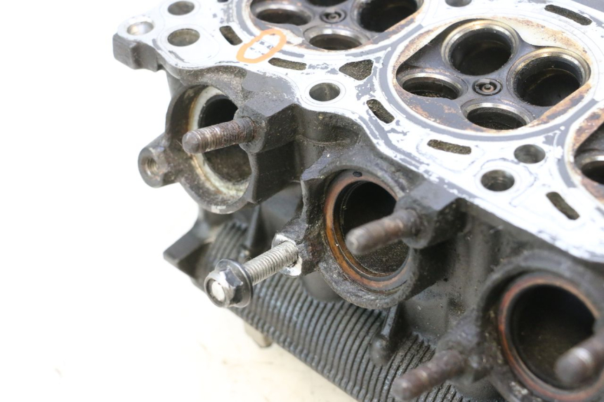 photo de CULATA YAMAHA XJ6 ABS 600 (2008 - 2016) - Primer plano técnico