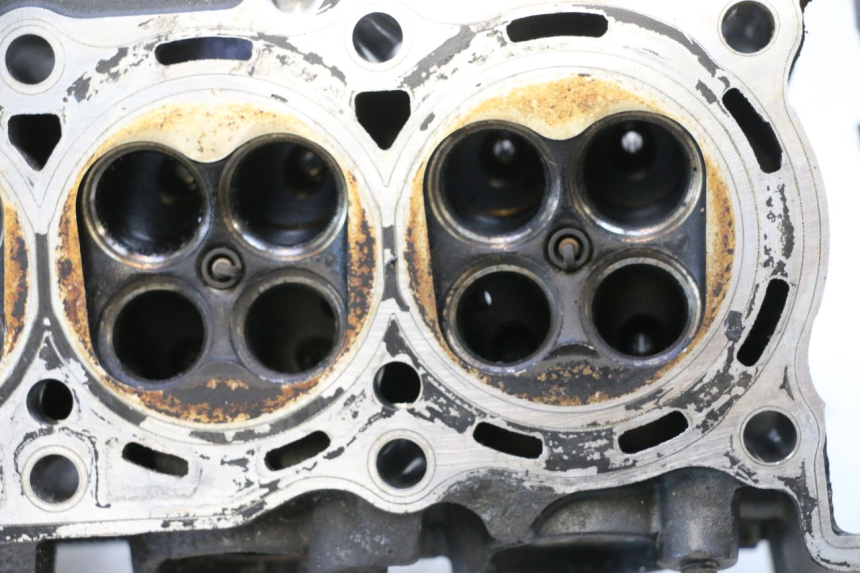 photo de CULATA YAMAHA XJ6 ABS 600 (2008 - 2016) - Estado de la superficie y material