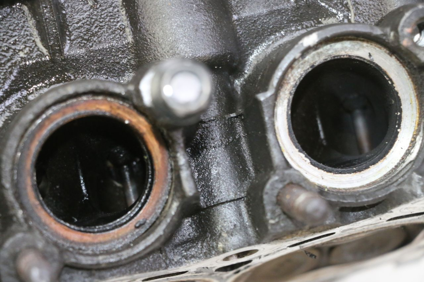 photo de CULATA YAMAHA XJ6 600 (2008 - 2016) - Inspección visual detallada