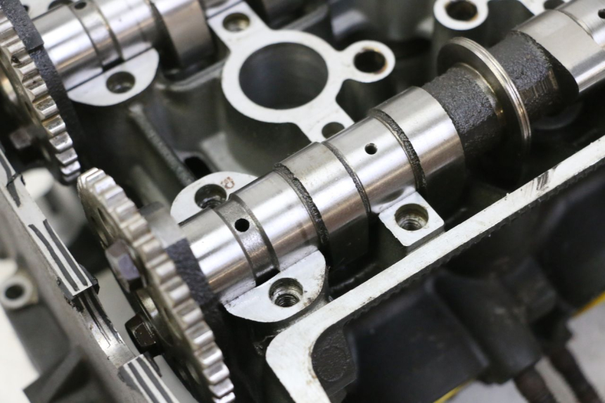 photo de CULATA YAMAHA XJ6 600 (2008 - 2016) - Características distintivas