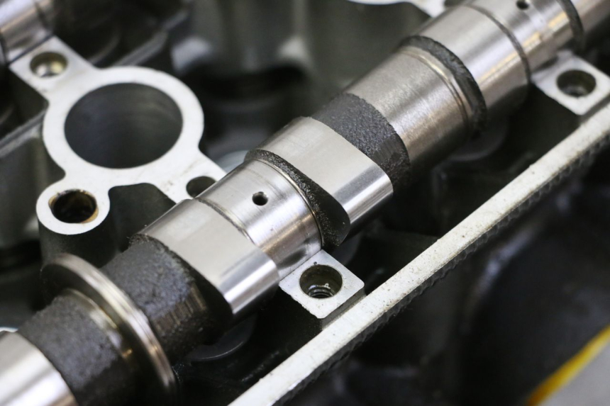 photo de CULATA YAMAHA XJ6 600 (2008 - 2016) - Zoom sobre los componentes